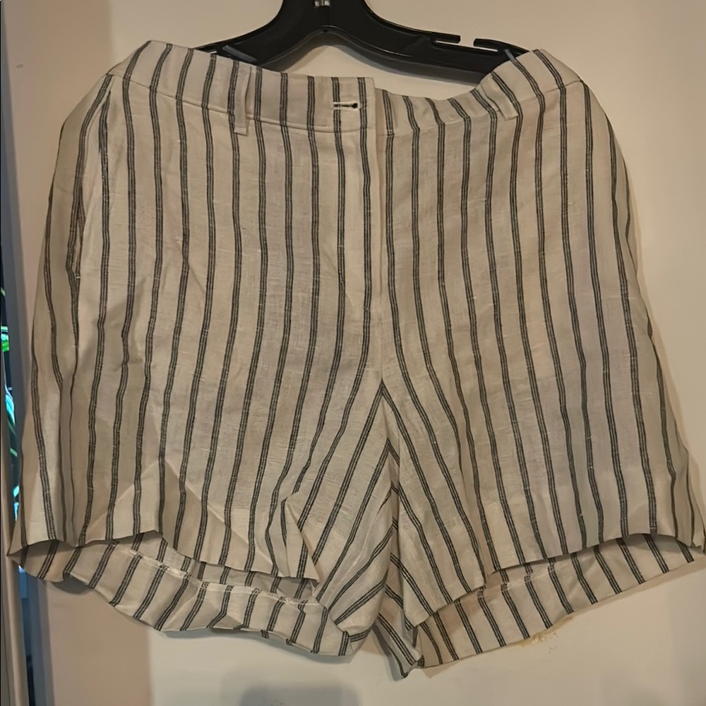 Striped Linen-Blend Women’s Shorts - Cream/Black